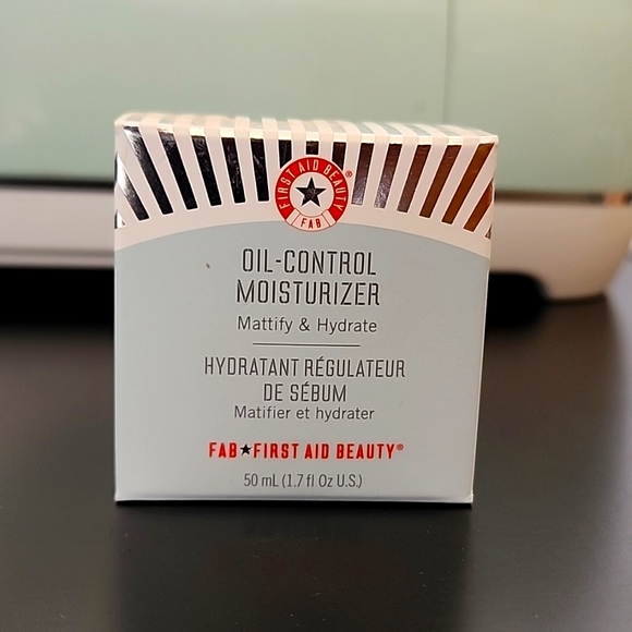 First Aid Beauty Skincare First Aid Beauty Oil Control Moisturizer